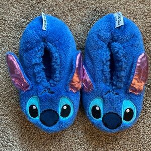 NWOT Kids Disney Stitch Fuzzy Slippers. S/M